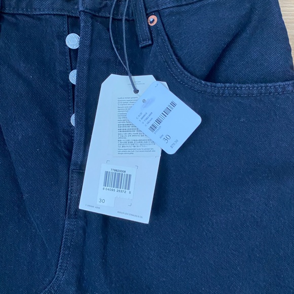 Levi’s Black Denim Mini Skirt - Size 30 - Picture 6 of 6